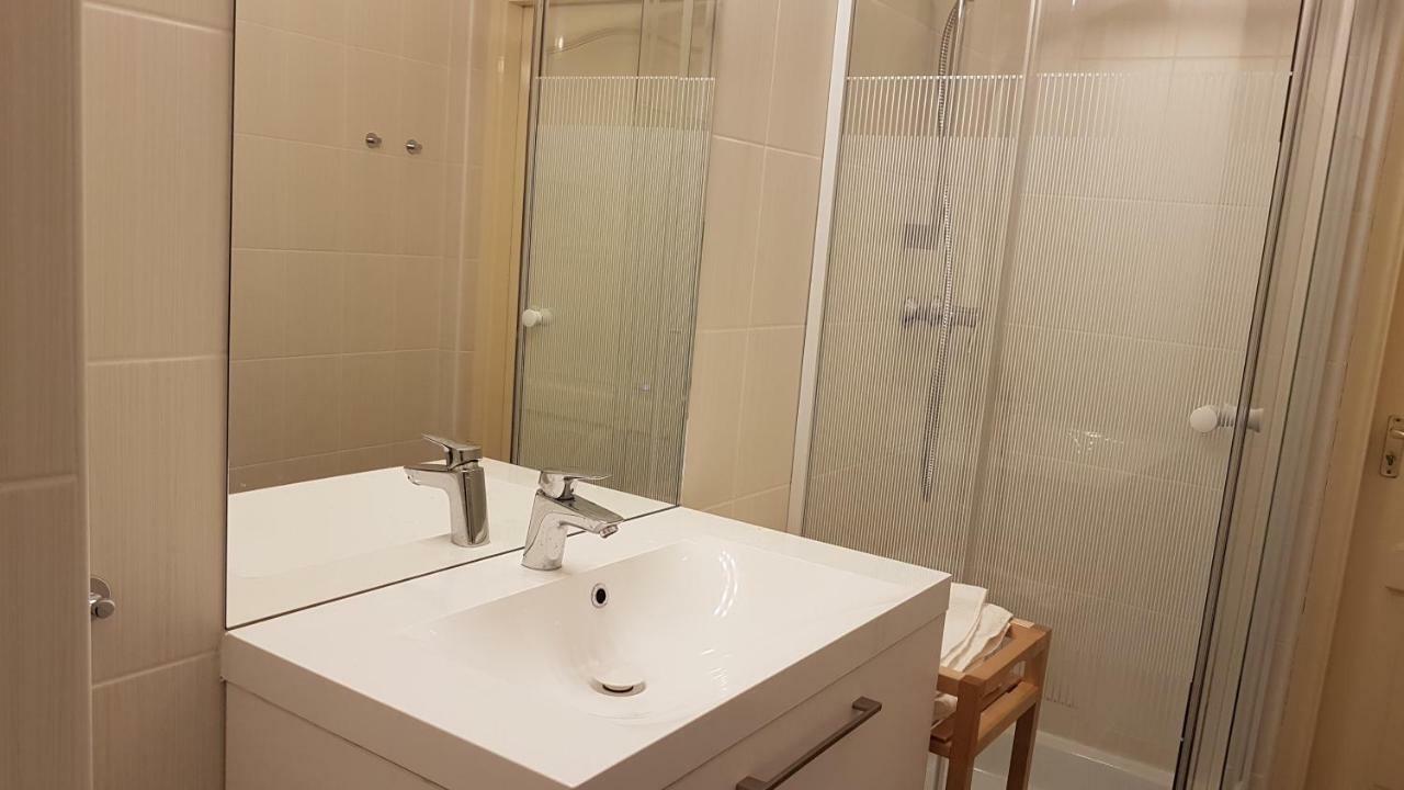 Cbs Apartments Budapest Esterno foto