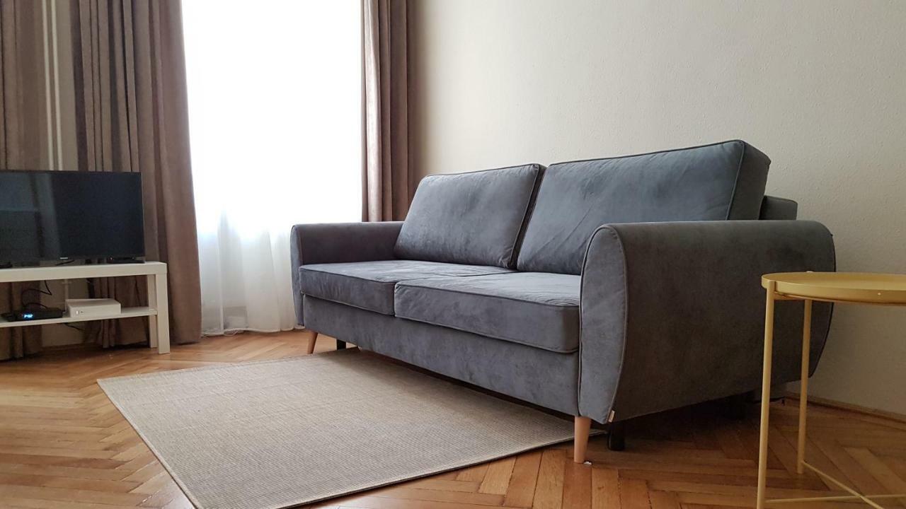 Cbs Apartments Budapest Esterno foto