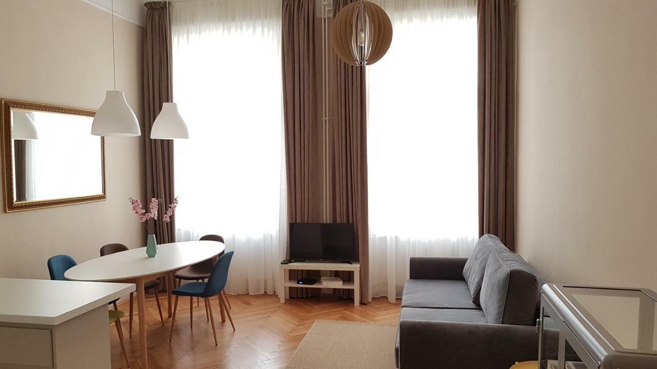 Cbs Apartments Budapest Esterno foto